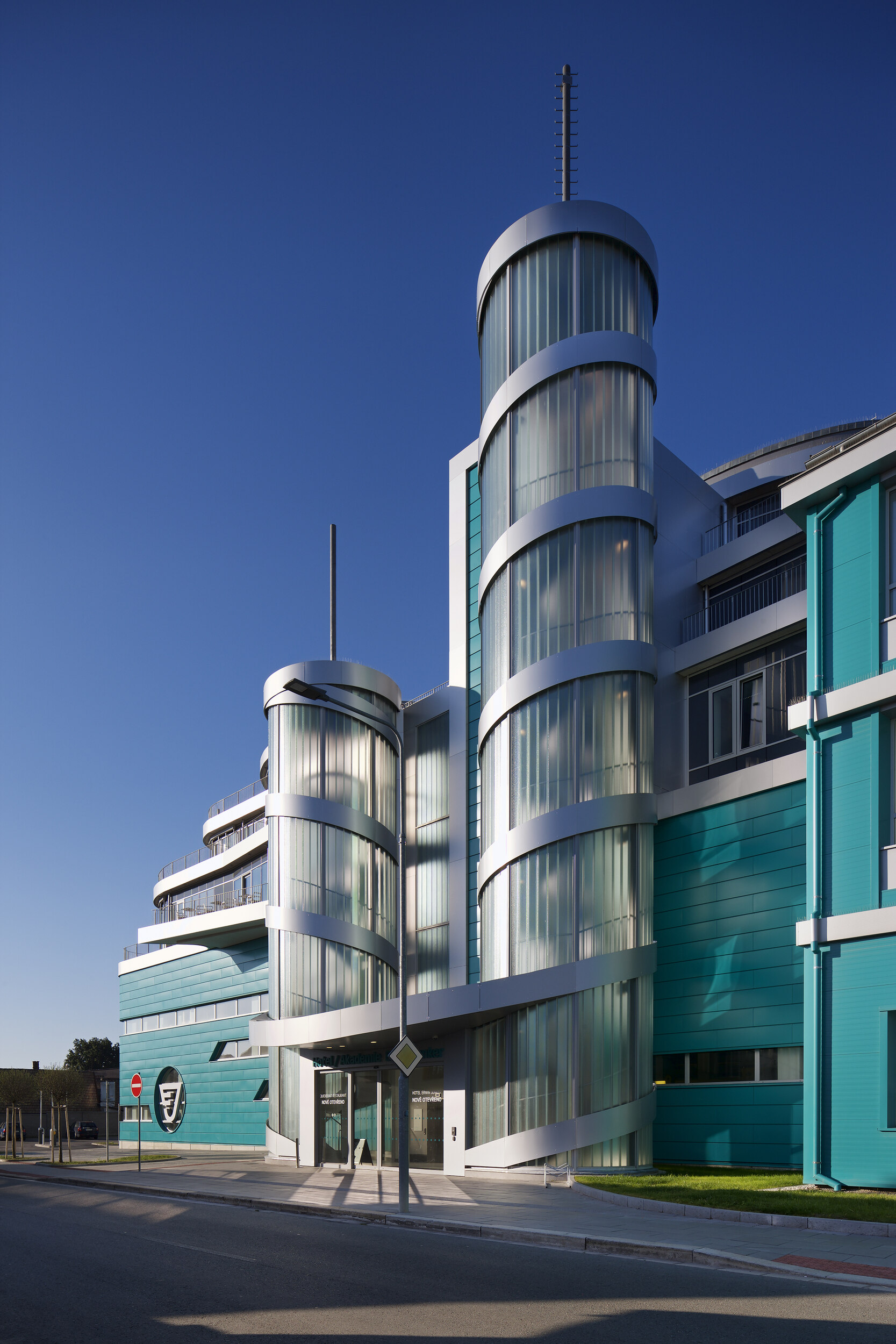 junker holice proubrat