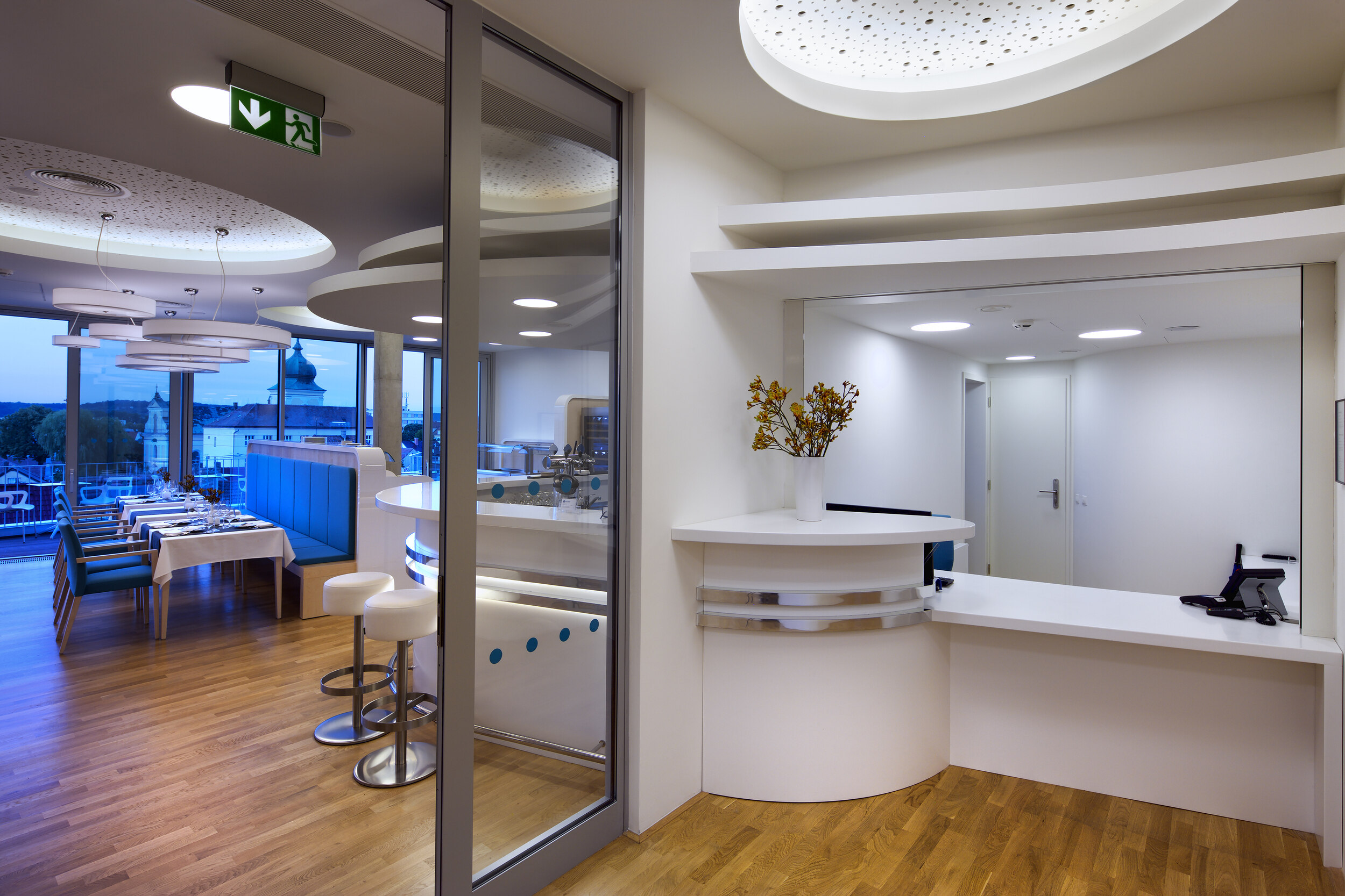 junker holice proubrat